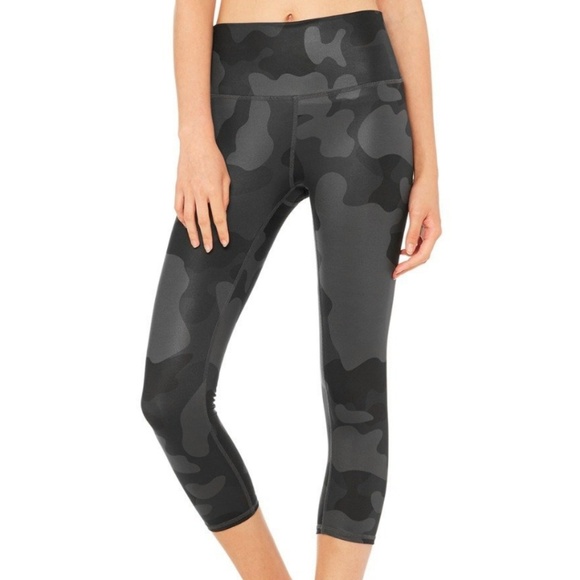 camo capri yoga pants